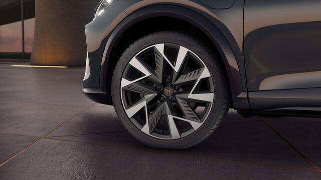 Cupra Formentor 1.5 TSI e-Hybrid 204 6DSG Business | Achteruitrijcamera | Digitaal instrumentenpaneel (Virtual Cockpit) | Draadloze Apple CarPlay(TM), Android Auto(TM)