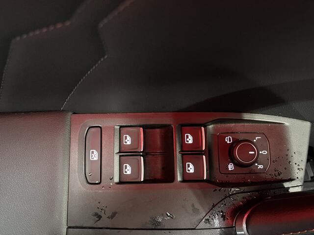 Cupra Formentor 1.4 e-Hybrid VZ Performance / AUTOMAAT/ 245PK/ PANO/ PARK. SENSOREN + CAMERA/ FULL LINK/ NAVI/ DIGITAL DASH/ LED/ ADAPT. CRUISE/ STOEL-STUUR VERWARM.