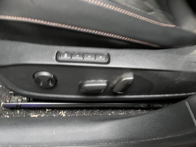 Cupra Formentor 1.4 e-Hybrid VZ Black Edition / AUTOMAAT/ PANO/ LEER/ ELEKTR. STOELEN/ FULL LINK/ PARK. SENSOREN + CAMERA/ STOEL-STUUR VERWARM./ NAVI/ DIGITAL DASH/ RIJ-MODI/ CLIMA