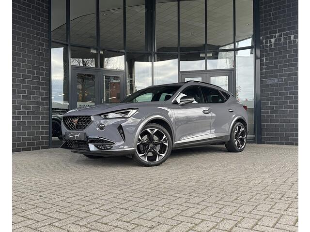 Cupra Formentor 1.4 E-HYBRID 245PK VZ PERF. - PANO - TREKH. - MATRIX