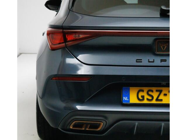 Cupra Leon 1.4 e-Hybrid Business 204 PK Stoel- stuurverwarming, Travel assist, Navigatie, Camera, 18 inch, Adaptive cruise