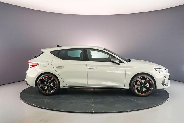 Cupra Leon Business 1.5 TSI eHybrid 204pk DSG Automaat Adaptive cruise control, Stuurwiel verwarmd, Achteruitrijcamera, Navigatie, LED verlichting, Stoelverwarming, Parkeersensoren, App connect