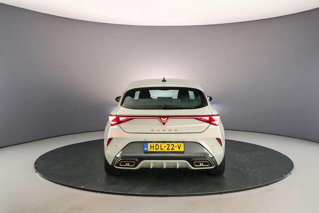 Cupra Leon Business 1.5 TSI eHybrid 204pk DSG Automaat Adaptive cruise control, Stuurwiel verwarmd, Achteruitrijcamera, Navigatie, LED verlichting, Stoelverwarming, Parkeersensoren, App connect