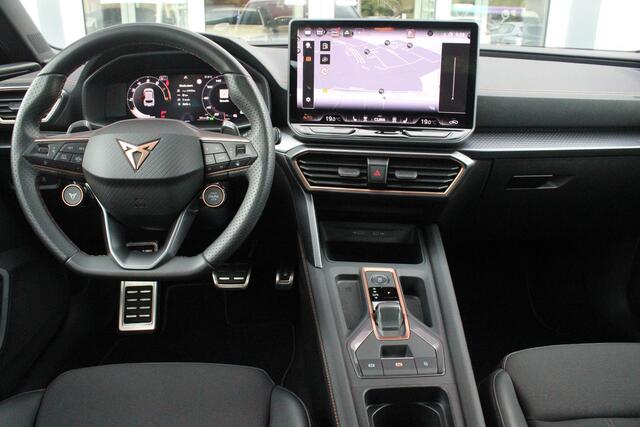 Cupra Leon 1.5 eTSI 150PK BUSINESS EDITION | NIEUW MODEL! | LED MATRIX KOPLAMPEN | DRAADLOZE APPLE CARPLAY/ANDROID AUTO | NAVIGATIE | ACHTERUITRIJ CAMERA | 18" LICHTMETALEN VELGEN "GARBI" | DRAADLOZE TELEFOONLADER | STOEL/STUUR VERWARMING | 12,9" INFORTAINMENT SYST