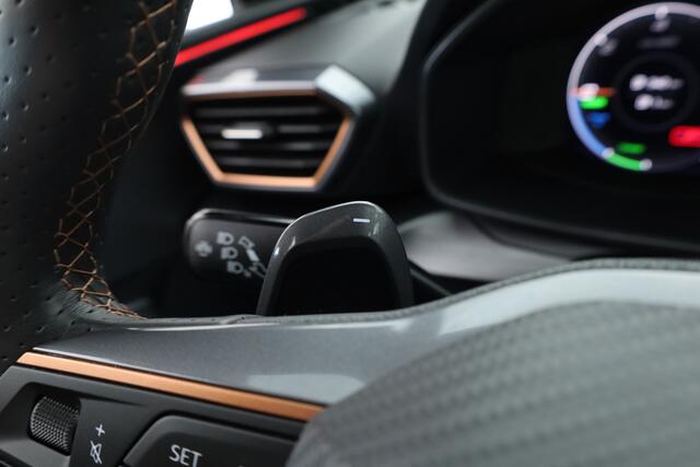 Cupra Leon 1.4 e-Hybrid 204pk | Adapt. Cruise | Camera | Apple CarPlay | Navi | Stoel- Stuurverw.