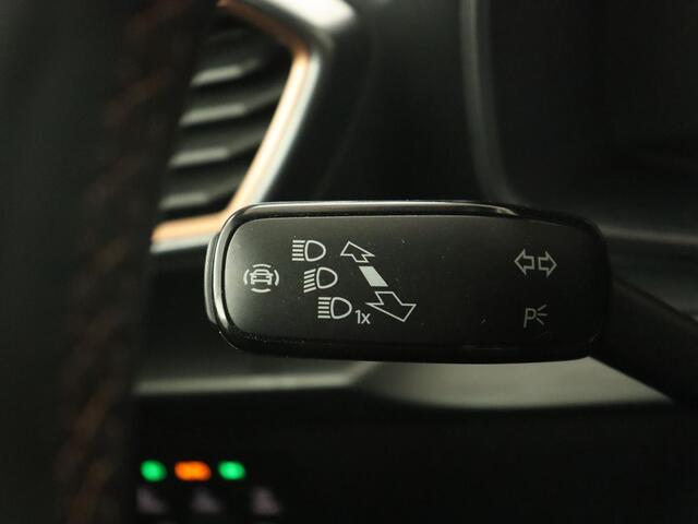 Cupra Leon 1.4 eHybrid | 245pk | Stuurverwarming | Camera | Adaptive cruise | Navigatie | Sportstoelen | Keyless | Full LED | PHEV | Plug In