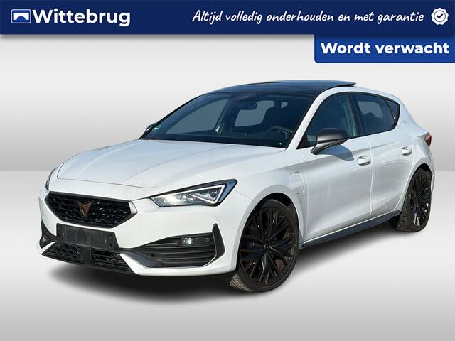 Cupra Leon 1.4 e-Hybrid 245PK VZ Performance / Panoramadak / Supersport Stuur / Achteruitrijcamera / Stuur + Stoelverwarming / Dodehoek Sensor