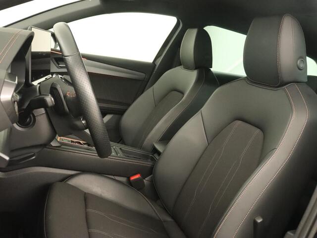 Cupra Leon 1.5 TSI e-Hybrid | Stoel & stuurverwarming | Camera | Adaptive cruise | Carplay | Navigatie | Matrix LED | Sfeerverlichting | PHEV | Plug In