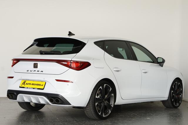 Cupra Leon 2.0 TSI VZ Performance 301PK / LED / Brembo / CarPlay / 19 inch
