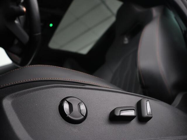 Cupra Leon 2.0 TSI | 300pk | Panoramadak | Leder | Stoelverwarming | Carplay | Camera | Adaptive cruise | Navigatie | 19'' | Sfeerverlichting | Memory | Keyless | Sportstoelen