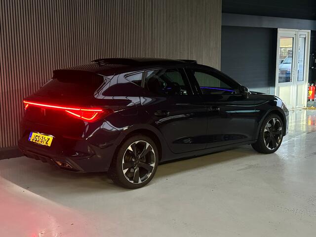 Cupra Leon 1.4 e-Hybrid VZ Copper Edition Pano | Camera | ACC | Ambient Light