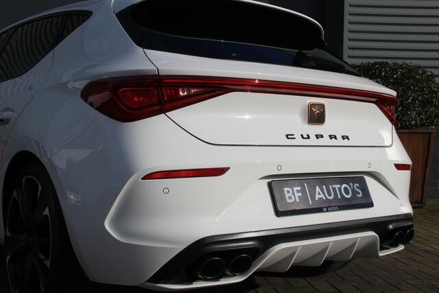 Cupra Leon Sportstourer 2.0 TSI VZ 300Pk Keyless-Go | Apple CarPlay | ACC | Lane Assist | ECC | Navi | Stoel-Stuurverwarming | LMV19" |Sportstoelen | Goede banden | Sfeerverlichting | Zeer nette auto