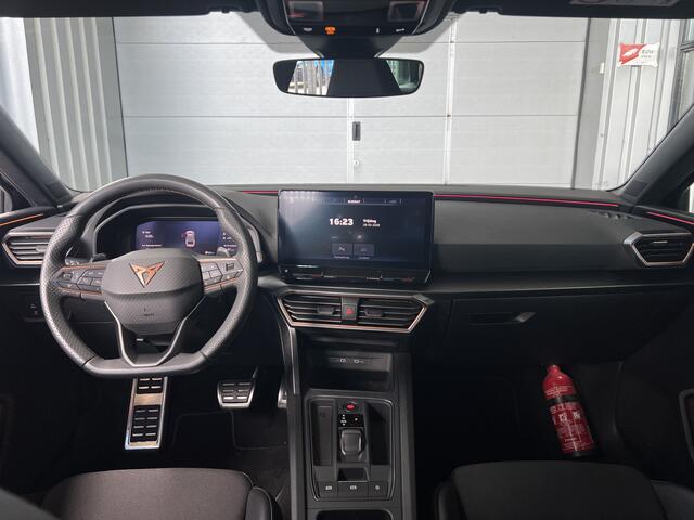 Cupra Leon Sportstourer 1.4 e-Hybrid Business | AUTOMAAT | CARPLAY/ANDROID | CAMERA | NAVI | ADAPTIVE CRUISE CONTROL | KEYLESS | CLIMATE CONTROL | PDC V+A | SPORTSTOELEN | STOEL/STUURVERWARMING | SFEERVERLICHTING