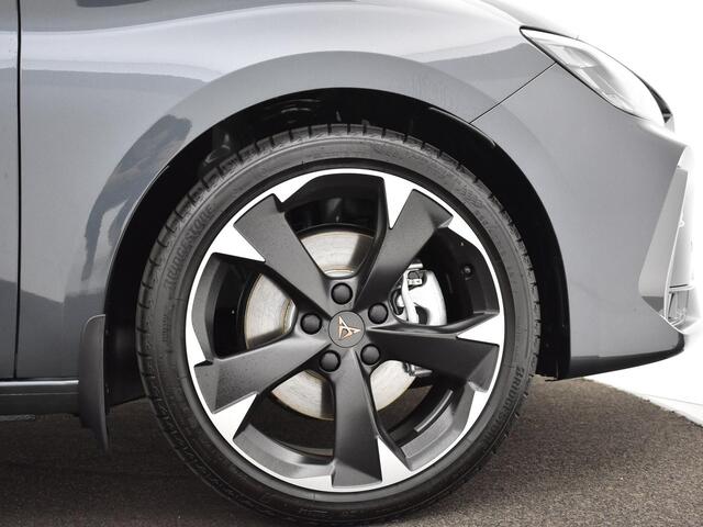 Cupra Leon Sportstourer 1.5 Tsi 204pk DSG e-Hybrid Business · Camera · Elek. Trekhaak · Elek. Achterklep · Apple/Android Car Play · P-Sensoren · 18'' Inch · Garantie t/m 11-06-2028 of 90.000km
