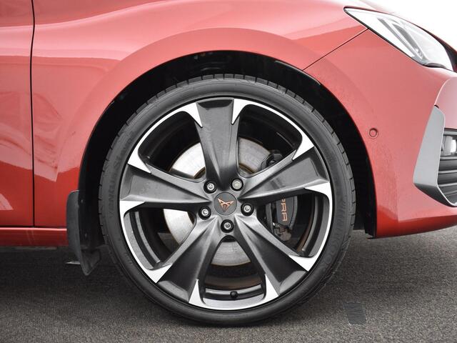 Cupra Leon Sportstourer 1.4 245pk DSG e-Hybrid VZ Performance · Camera · Keyless · Apple/Android Car Play · Elek. Trekhaak · Elek. Achterklep · Navi · 19'' Inch · garantie t/m 27-02-2027 of 90.000km