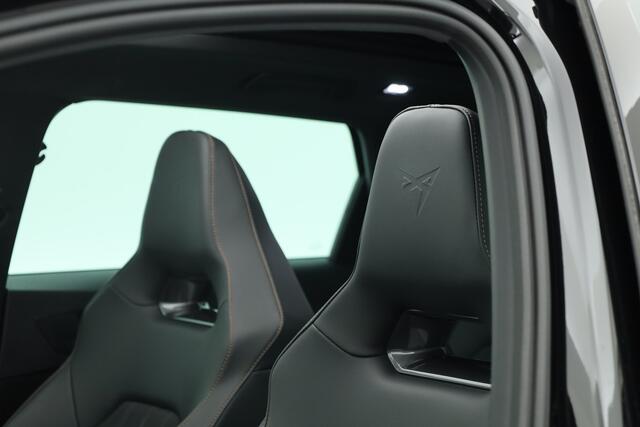 Cupra Leon Sportstourer 1.4 e-Hybrid | Pano | Adapt. Cruise | Camera | Keyless | Memory seat | Apple CarPlay