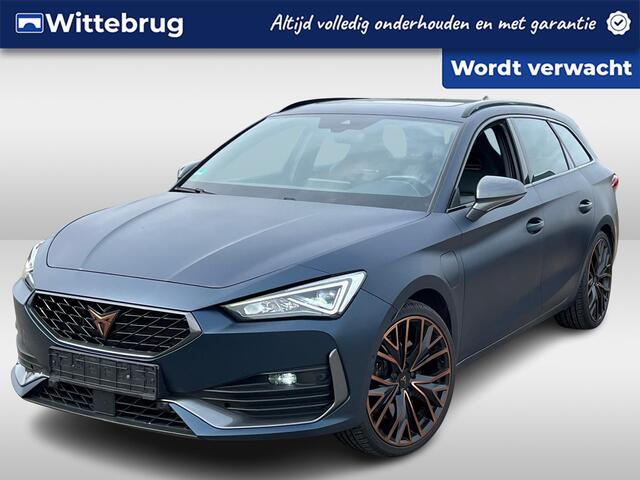 Cupra Leon Sportstourer 1.4 e-Hybrid 245pk DSG Black Edition / Matte Lak / Panoramadak / Leer / Elek Verstelbare Bestuurdersstoel Met Geheugen / Donker Glas / 19" LMV