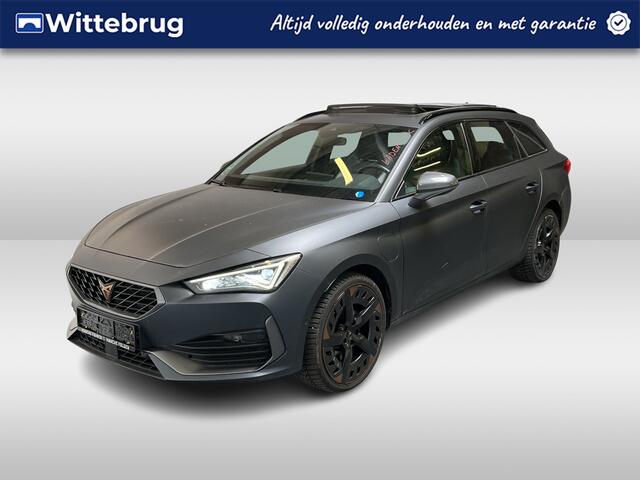 Cupra Leon Sportstourer 1.4 e-Hybrid VZ Performance / AUTOMAAT/ PANO/ 245 PK/ 19" LMV/ FULL LINK/ ADAPT. CRUISE/ DIGITAL DASH/ PARK. SENSOREN + CAMERA/ RIJ-MODI/ STOEL-STUUR VERWARM./ NAVI/ MATRIX/ DAB/ 3-ZONE CLIMA