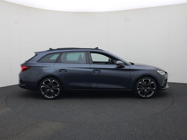 Cupra Leon Sportstourer 1.4 e-Hybrid 180kW/245PK VZ Performance DSG · Panoramadak · Navigatie · Camera + Parkeersensoren · Apple Car Play ·