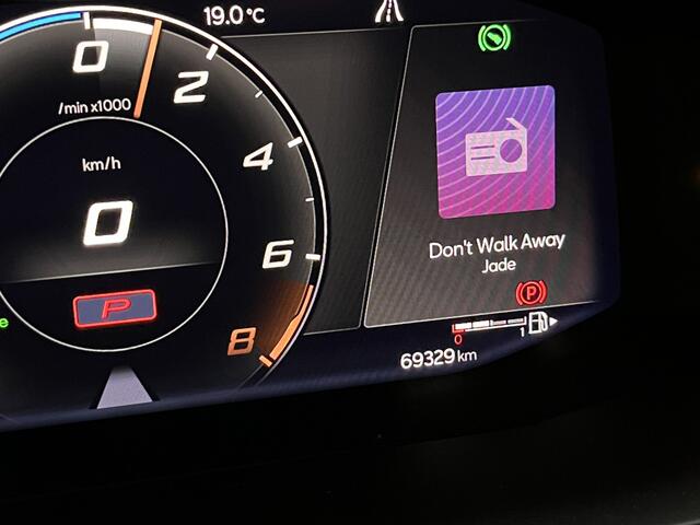 Cupra Leon Sportstourer 1.4 e-Hybrid VZ Performance / AUTOMAAT/ 245 PK/ PARK. SENSOREN/ LED/ KEYLESS/ CRUISE/ FULL LINK/ STOEL-STUURVERWARM./ NAVI/ CLIMA/ DAB/ 19" LMV