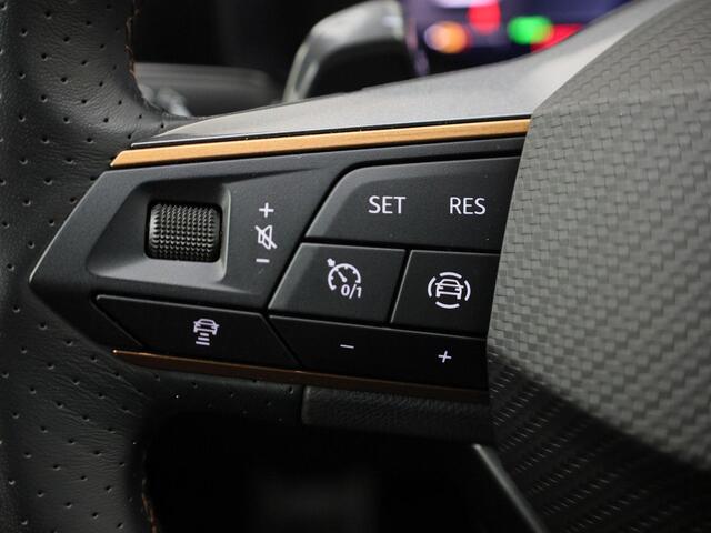 Cupra Leon Sportstourer 1.4e-Hybrid 150kW/204PK DSG · Apple/Android · Leder/stof · Camera + Parkeersensoren