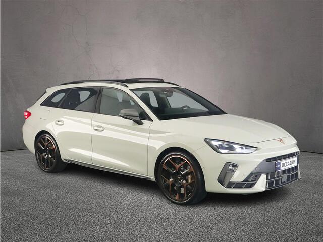 Cupra Leon Sportstourer 1.5 TSI e-Hybrid VZ Extreme 272pk DSG Automaat, Panoramadak, Lederen bekleding, Elektrisch verstelbare stoelen, Stoelverwarming, Adaptive cruise control, Navigatie, App connect, Elektrische achterklep