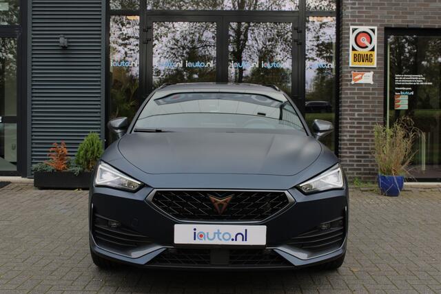 Cupra Leon Sportstourer 1.4 e-Hybrid 180kW VZ Copper Edition Pano/LED/Leder/Kuipstoelen/Camera/Keyless/DCC/ACC/Virtual Cockpit/Dodehoek/19"