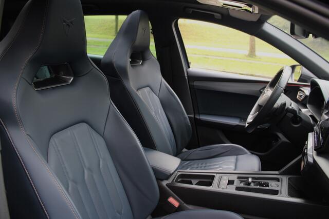 Cupra Leon Sportstourer 1.4 e-Hybrid 180kW VZ Copper Edition Pano/LED/Leder/Kuipstoelen/Camera/Keyless/DCC/ACC/Virtual Cockpit/Dodehoek/19"