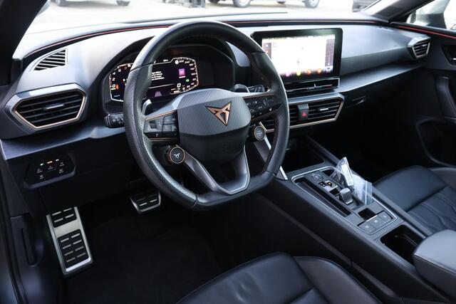 Cupra Leon Sportstourer 1.4 e-Hybrid VZ Copper Edition 1e Eigenaar | Dealer Onderh | BTW | Pano | WinterPack | Cupra Knop | Camera | Elek Stoel/Klep | Memory | Carplay | Climate | Ad Cruise | Navi | PDC | Full Led