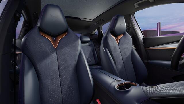 Cupra Tavascan 77kWh Elektromotor 286 1AT Adrenaline | Digitaal instrumentenpaneel (Virtual Cockpit) | Head-up Display met 'Augmented Reality' | Multifunctioneel verwarmbaar stuurwiel met start- & CUPRA-knop