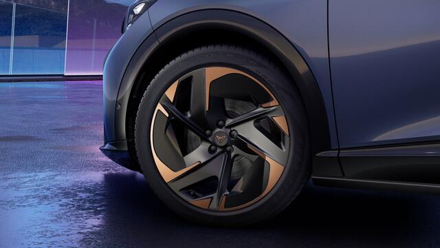 Cupra Tavascan 77kWh Elektromotor 286 1AT Adrenaline | Digitaal instrumentenpaneel (Virtual Cockpit) | Head-up Display met 'Augmented Reality' | Multifunctioneel verwarmbaar stuurwiel met start- & CUPRA-knop