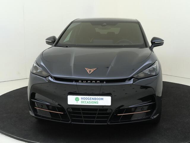 Cupra Tavascan VZ Adrenaline 82 kWh | Panoramadak | Adaptieve demping systeem | 360 camera | Head-up display | 3-zone airco | Parkeerassistent | Dodehoek detectie | Keyless |