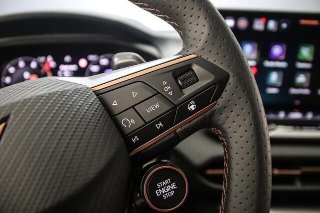 Cupra Terramar Business 1.5 TSI eHybrid 204pk DSG Automaat Trekhaak, Head up display, Adaptive cruise control, Navigatie, Elektrische achterklep, Stuurwiel verwarmd, Achteruitrijcamera