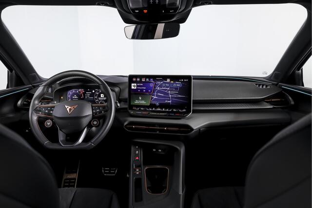 Cupra Terramar 1.5 TSI e-Hybrid 272 PK VZ Performance | S/K-Panodak | Sennheiser Audio | Adapt. Cruise | Memory Stoel | Stoel-+Stuurverw. | PDC | 360 Camera | NAV + App. Connect | ECC | Elek. Klep | LM 19" | Dark Void lak | 5209