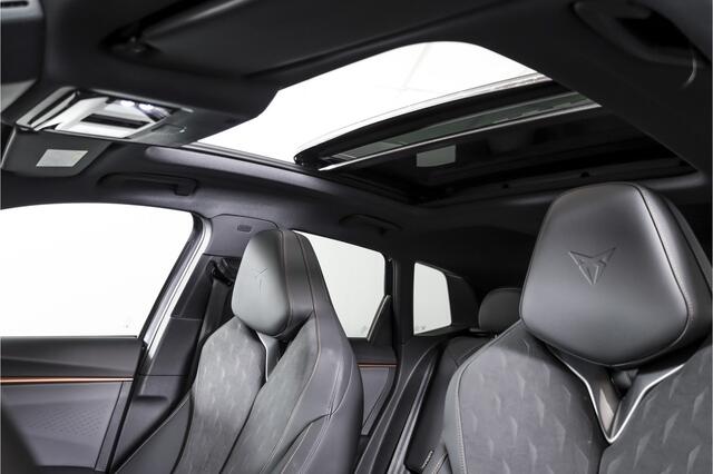 Cupra Terramar 1.5 TSI e-Hybrid 272 PK VZ Performance | S/K-Panodak | Sennheiser Audio | Adapt. Cruise | Memory Stoel | Stoel-+Stuurverw. | PDC | 360 Camera | NAV + App. Connect | ECC | Elek. Klep | LM 19" | Dark Void lak | 5209