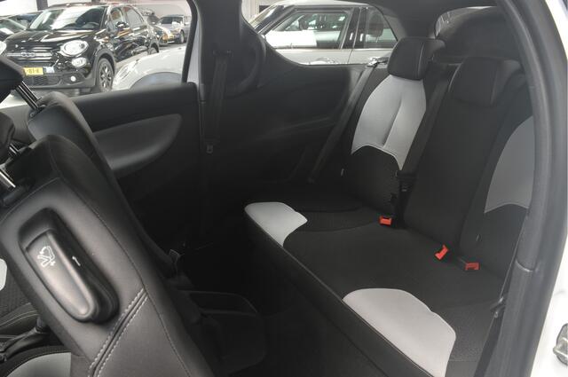 DS DS 3 1.2 PureTech Chic // AIRCO // 155.000 km // NIEUWE DISTRIBUTIE //