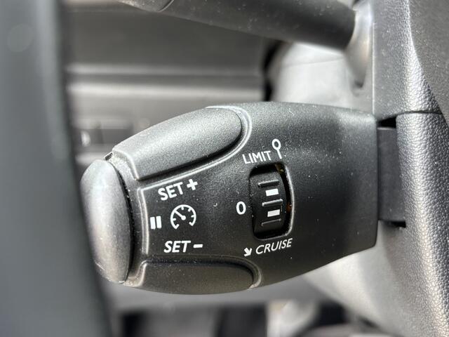 DS DS 3 BWJ 2017 1.2 82 PK So Chic AIRCO / CRUISE / CHROOM / LMV / TWO TONE LAK / LED