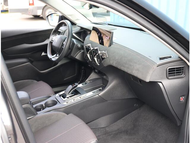 DS DS 3 1.2 130PK Performance Line | AppleCarPlay/AndroidAuto | Navigatie | Climate Control | Adaptief Cruise Control | 360'Camera | Alcantara | Keyless | Head-Up Display | Privacy Glass | Isofix |