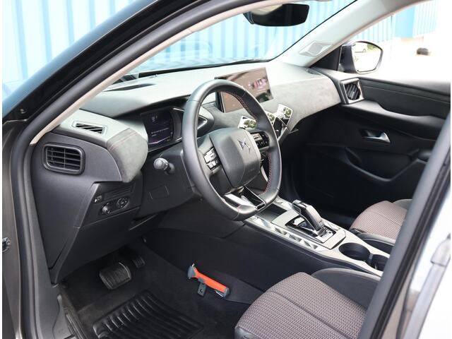 DS DS 3 1.2 130PK Performance Line | AppleCarPlay/AndroidAuto | Navigatie | Climate Control | Adaptief Cruise Control | 360'Camera | Alcantara | Keyless | Head-Up Display | Privacy Glass | Isofix |