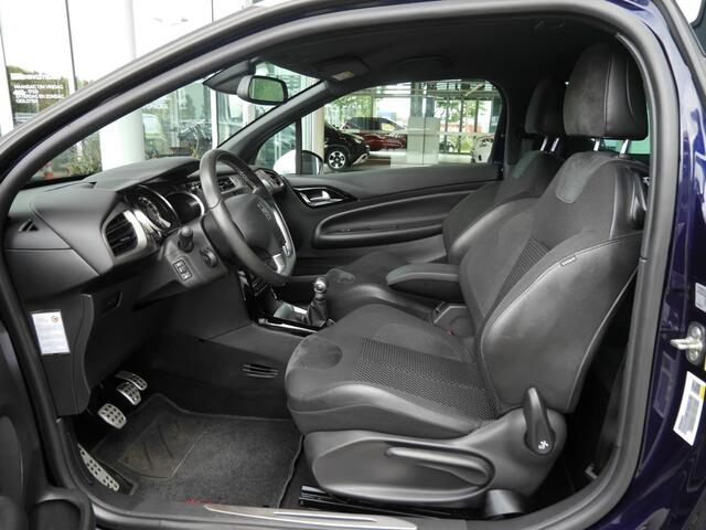 DS DS 3 1.2 PureTech So Chic | Lage kmstand | Navigatie | Achteruitrijcamera | Lichtmetalen velgen | Climate control | Cruise control | Led | Parkeersensoren voor en achter
