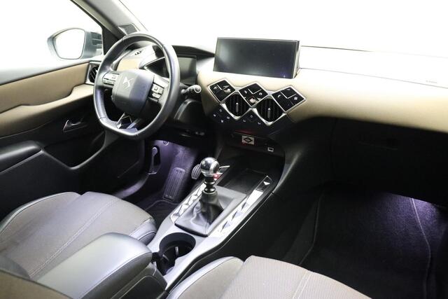 DS DS 3 CROSSBACK 1.2T Business GRATIS TREKHAAK! | Hoge zit | Keyless Entry | Navigatie | Climate Control | Parkeersensoren | Apple Carplay | Android Auto | Lichtmetalen velgen