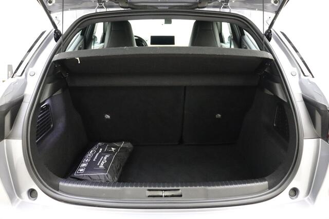 DS DS 3 CROSSBACK 1.2T Business GRATIS TREKHAAK! | Hoge zit | Keyless Entry | Navigatie | Climate Control | Parkeersensoren | Apple Carplay | Android Auto | Lichtmetalen velgen