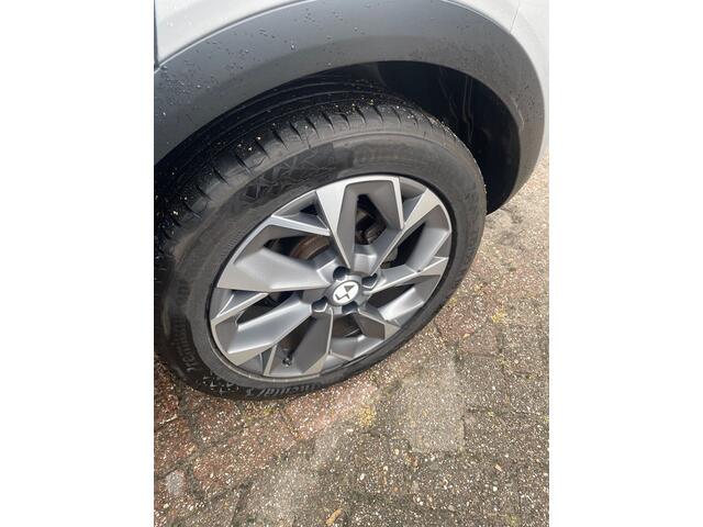 DS DS 3 CROSSBACK E-Tense So Chic 50 kWh | Lederen Bekleding | Head Up Display | Zwart dak | Wordt verwacht