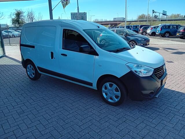 Dacia DOKKER 1.6 MPI 100, Airco, Multimedia voorbereiding, Bluetooth telefoonverbinding, Elektrische ramen, Elektrische spiegels, Centrale vergrendeling met afstandsbediening, BOVAG