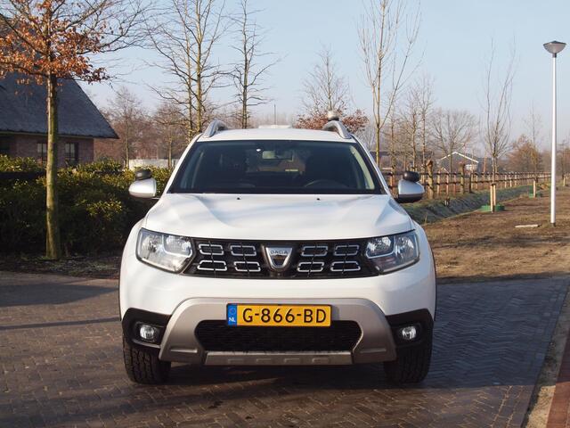 Dacia DUSTER 1.6 SCe Prestige | Unieke bedrijfswagen | 4X4 | Camera | Trekhaak | Stoelverwarming |