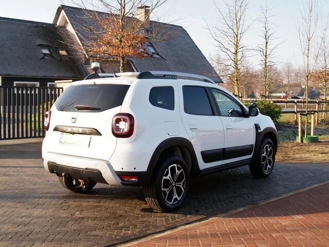 Dacia DUSTER 1.6 SCe Prestige | Unieke bedrijfswagen | 4X4 | Camera | Trekhaak | Stoelverwarming |