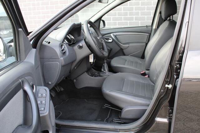 Dacia DUSTER 1.2 TCe 4x2 Blackshadow / Camera / Leer / N.A.P.
