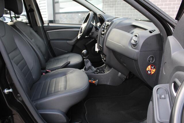 Dacia DUSTER 1.2 TCe 4x2 Blackshadow / Camera / Leer / N.A.P.