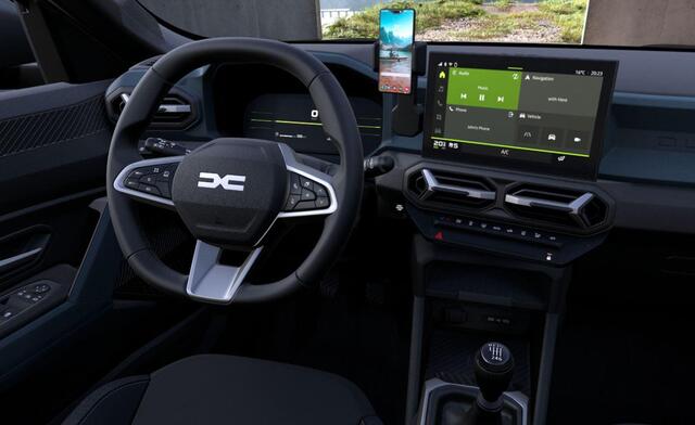 Dacia DUSTER 1.3 TCe 130 mild hybrid Journey / Demo / 360 Camera / PDC Voor + Achter / Apple Carplay & Android Auto / Keyless / NAP / DAB /