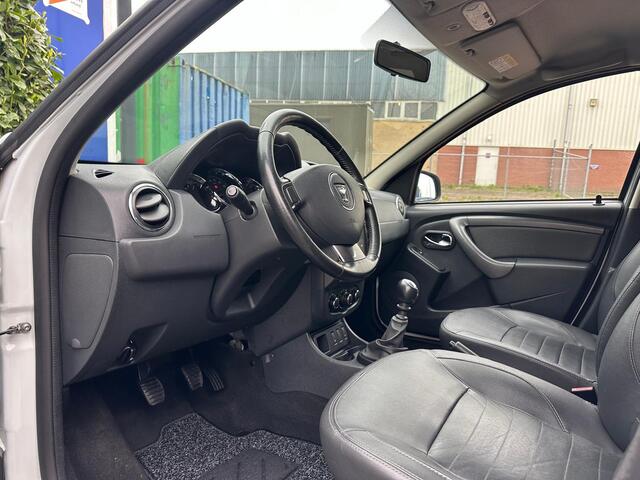 Dacia DUSTER 1.2 TCe 4x2 Lauréate Airco, Cruise C, Navigatie, Leder Int!!!!